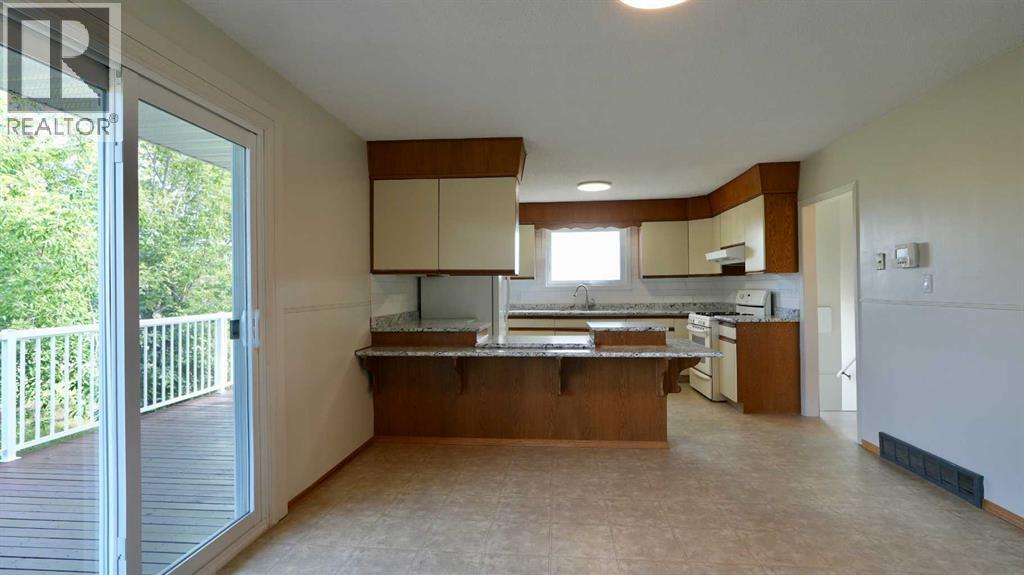 81574 Highway 744 - Image 24