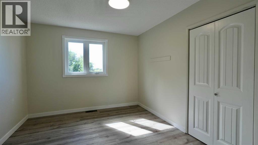 81574 Highway 744 - Image 32