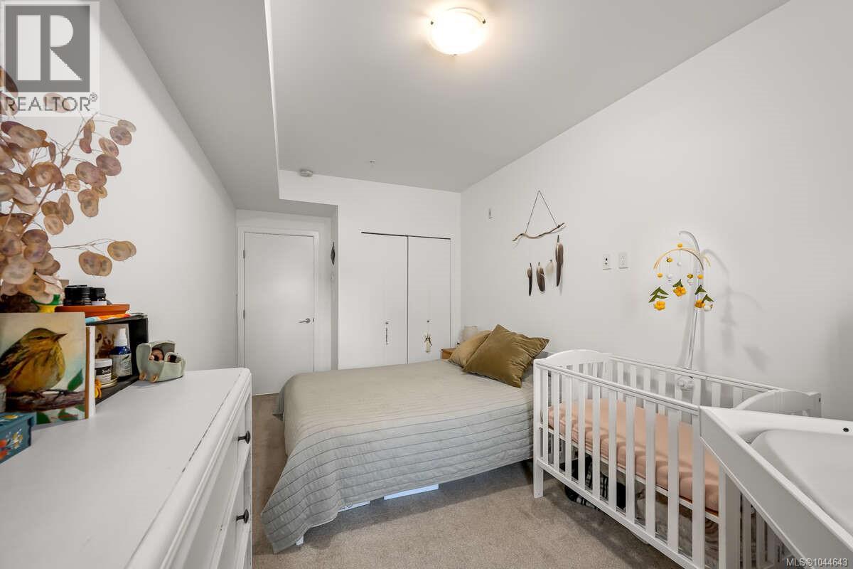 #101 3070 Kilpatrick Ave - 18