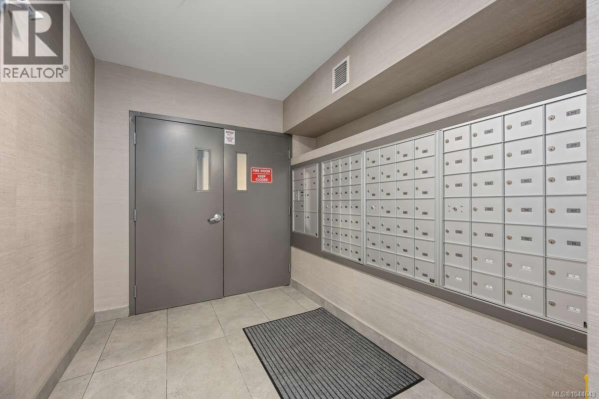 #101 3070 Kilpatrick Ave - 27