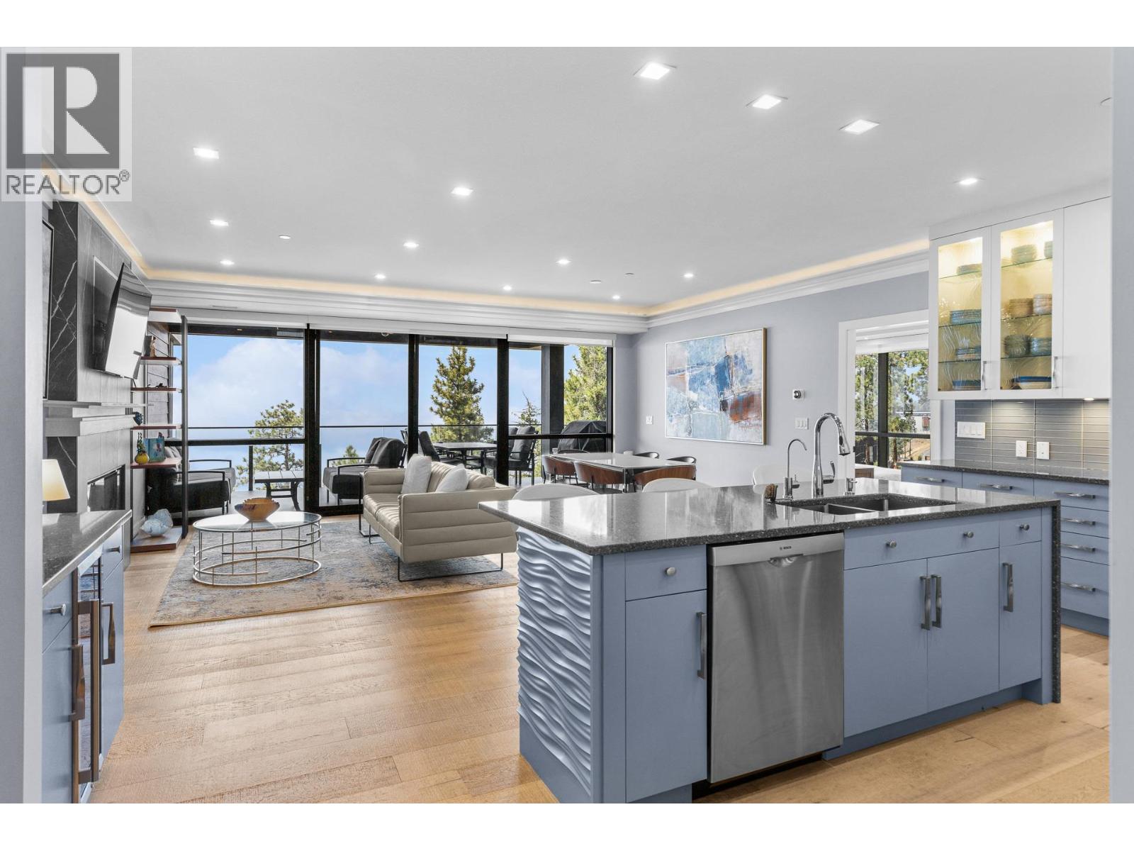 201 3475 Granite Close, Kelowna