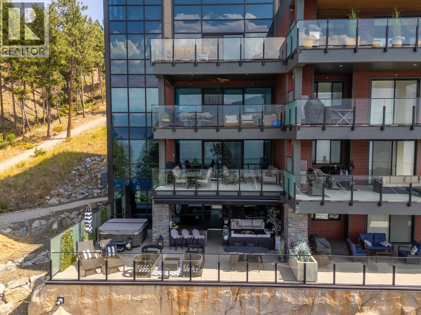 #201 3475 Granite Close - 40