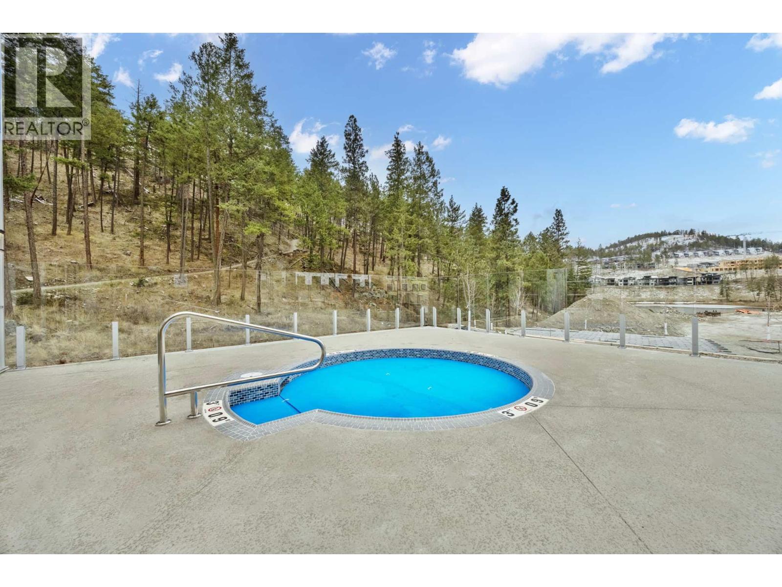 201 3475 Granite Close, Kelowna