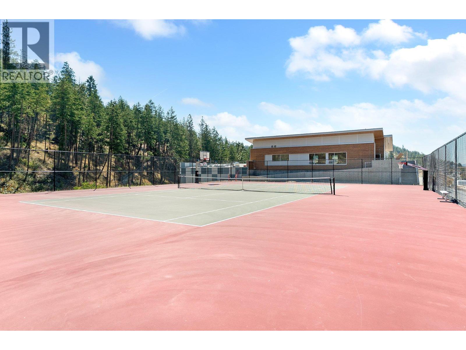 201 3475 Granite Close, Kelowna