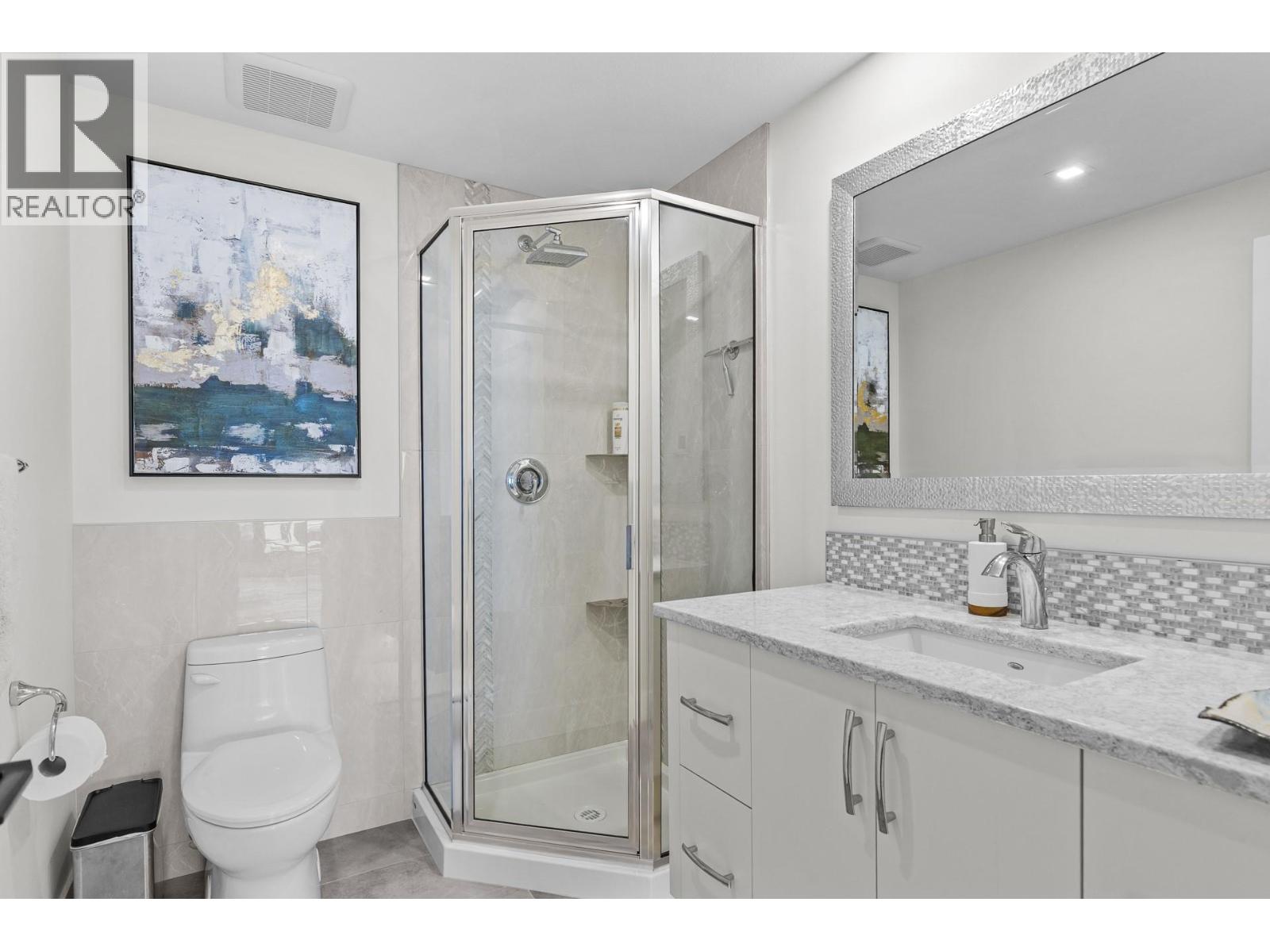 #201 3475 Granite Close - 33