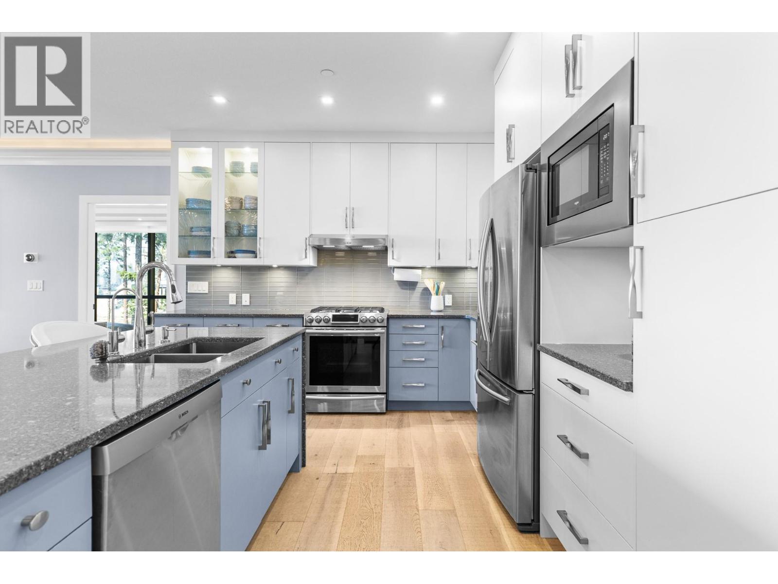 201 3475 Granite Close, Kelowna