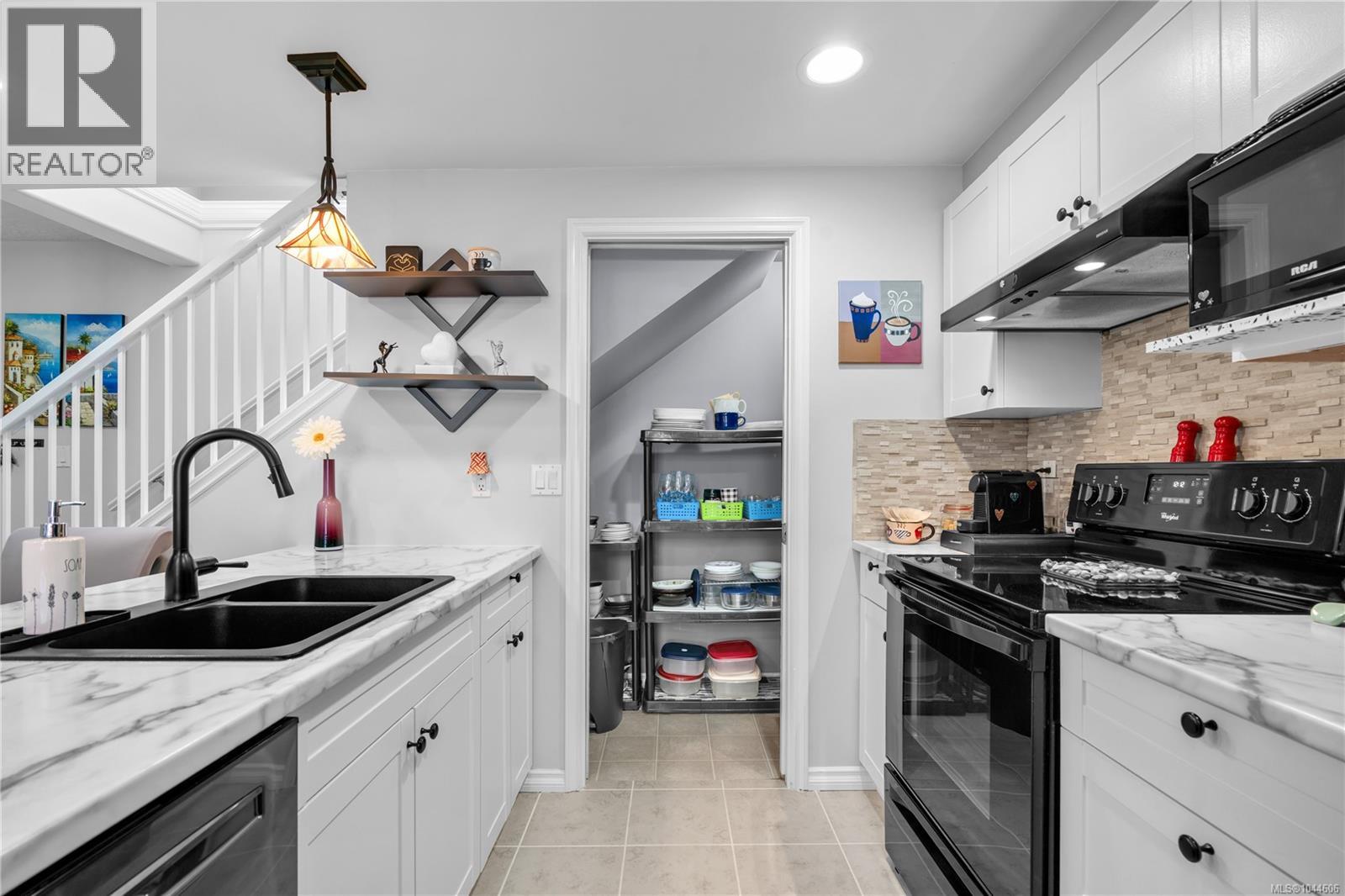 #405 2823 Jacklin Rd - 14