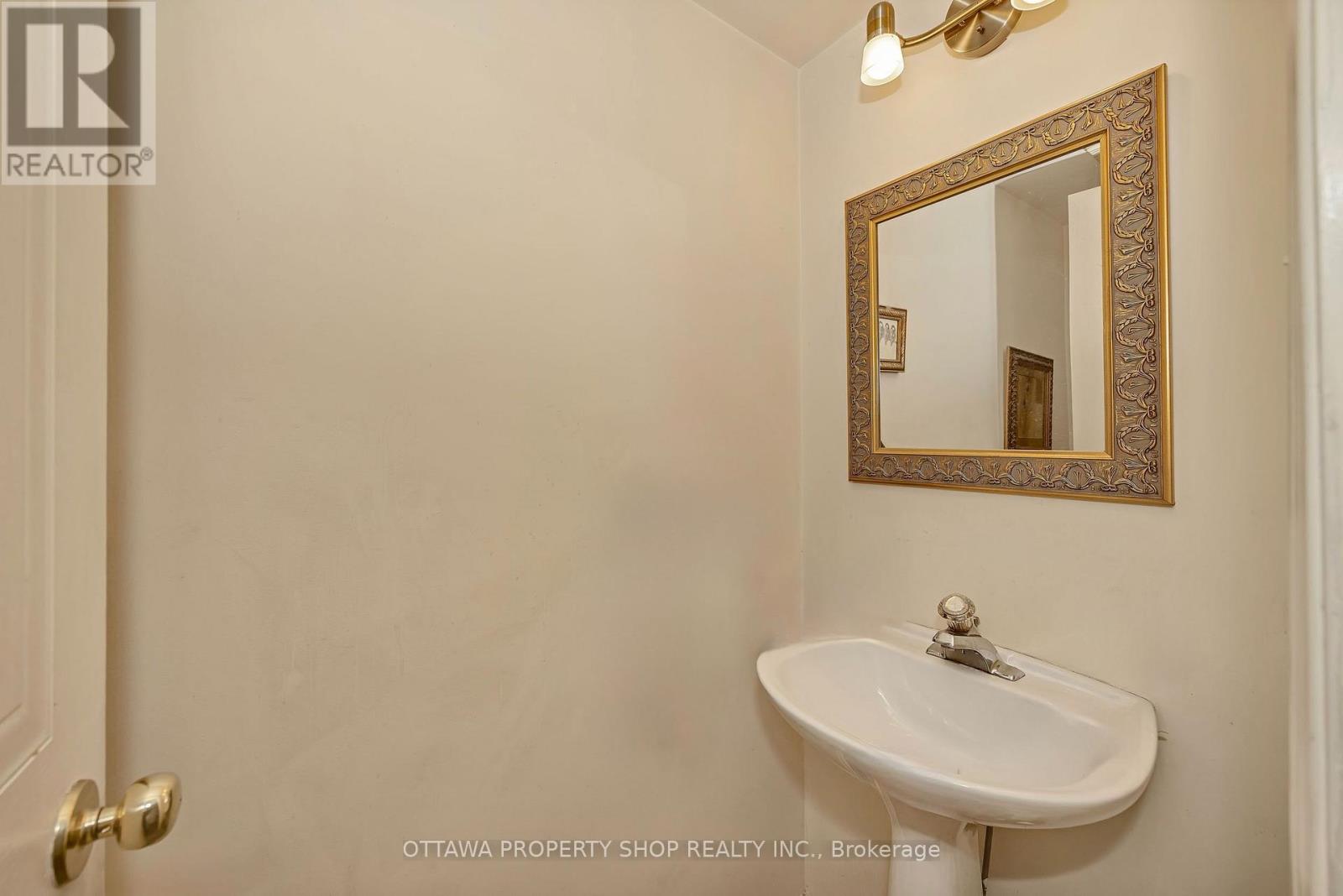 #. 283 NEPEAN STREET - Image 21