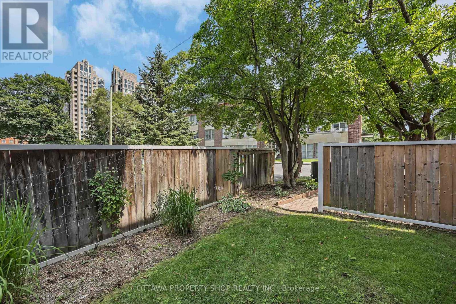 #. 283 NEPEAN STREET - 33