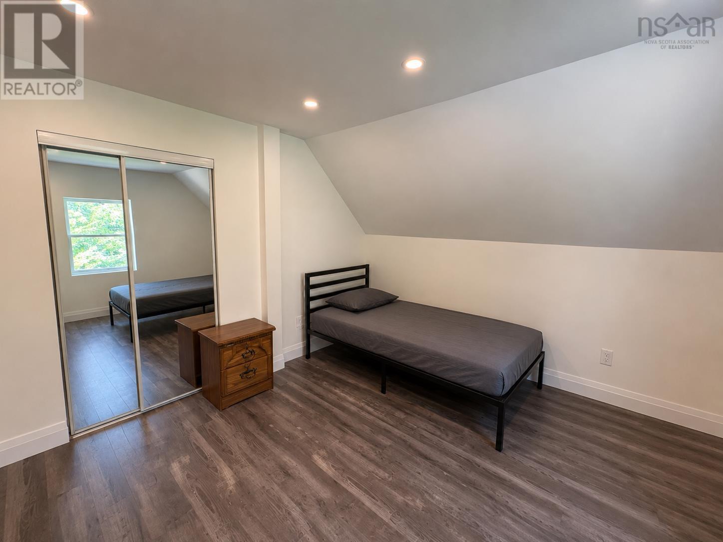 89 St. Phillips Street - 14