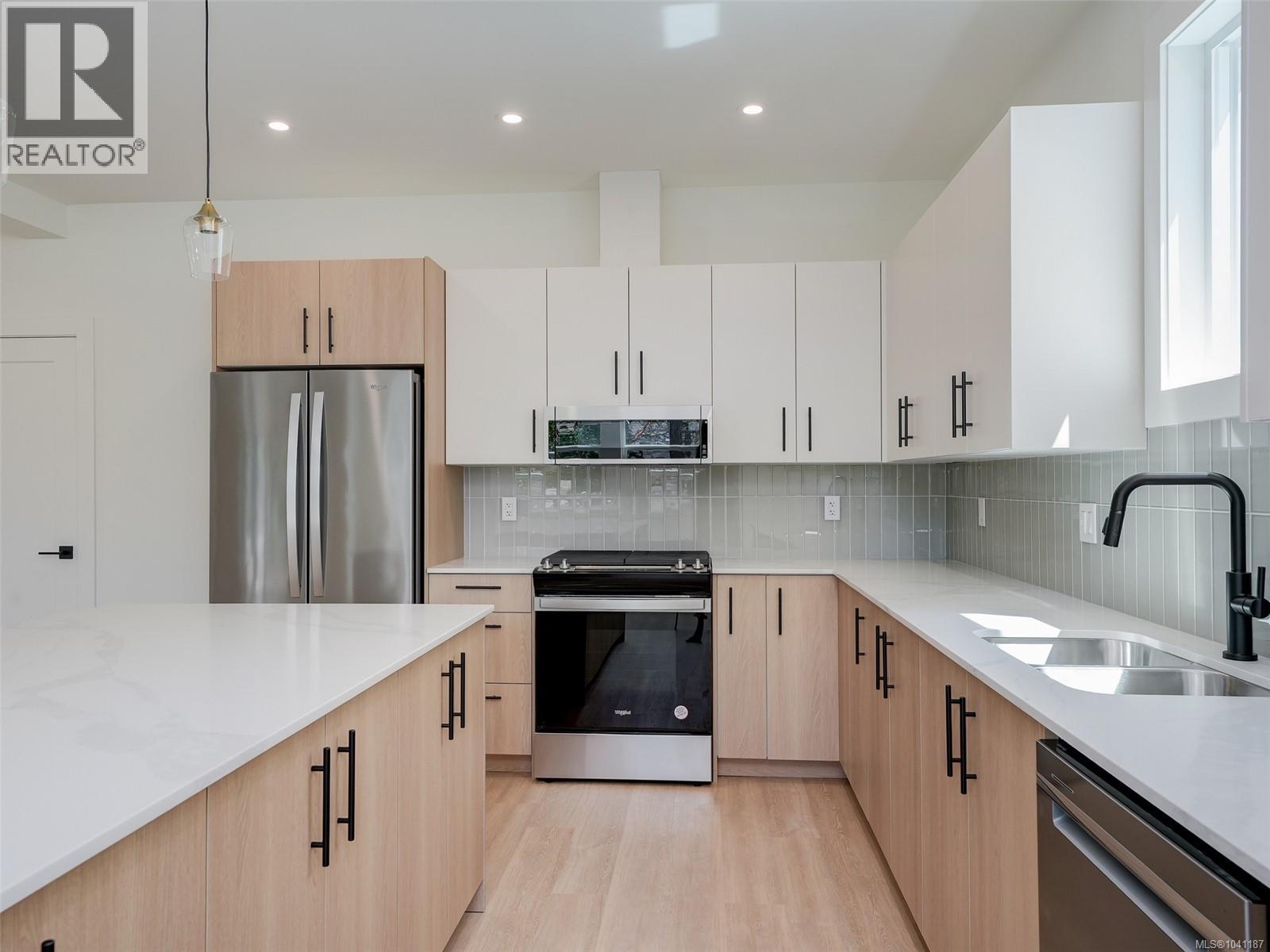671 Madrona Pl - 3