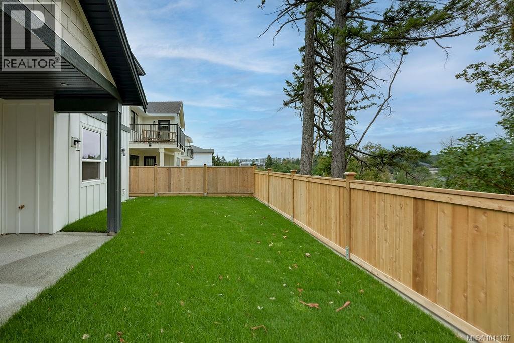 671 Madrona Pl - 25