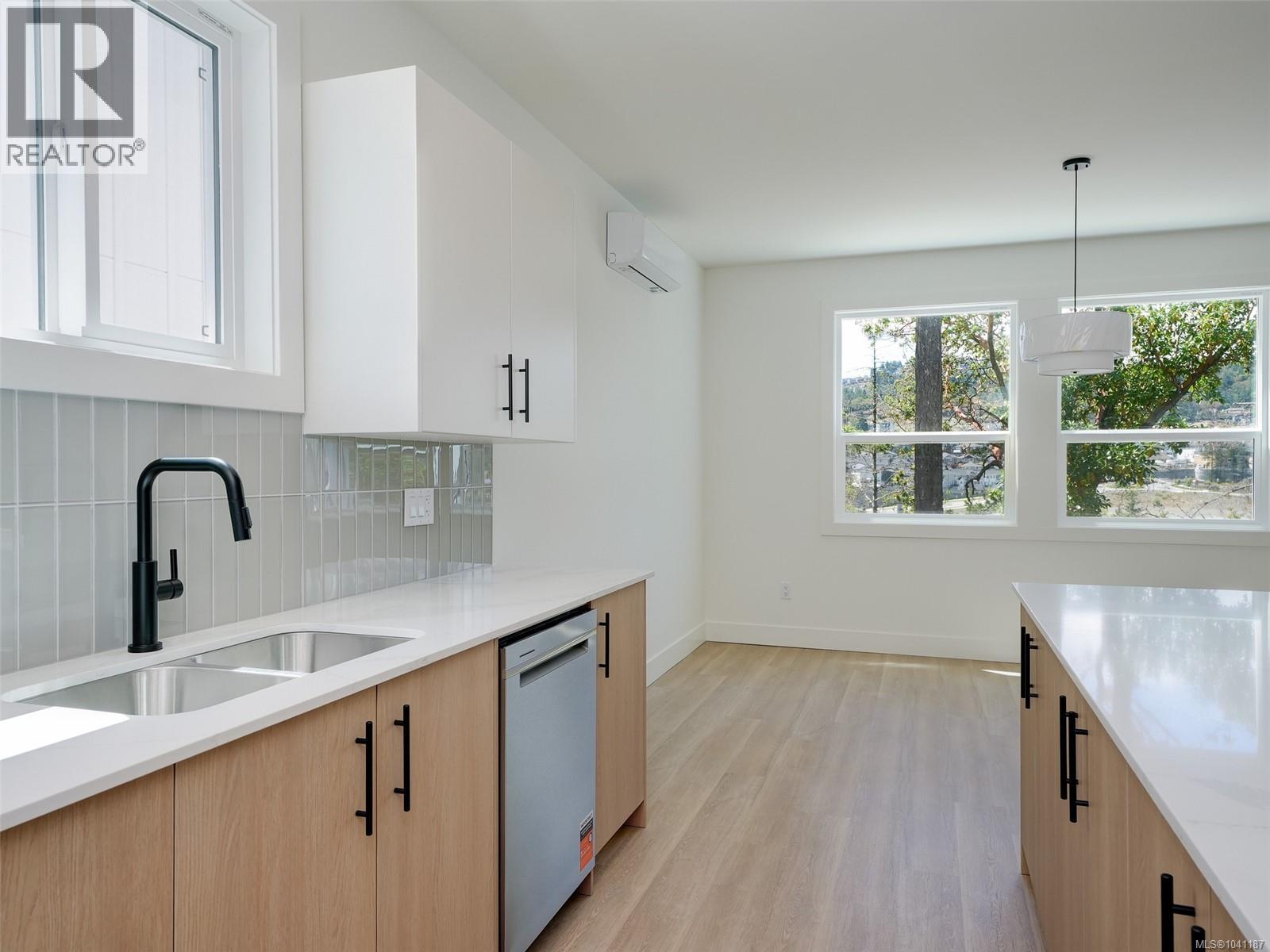 671 Madrona Pl - 4