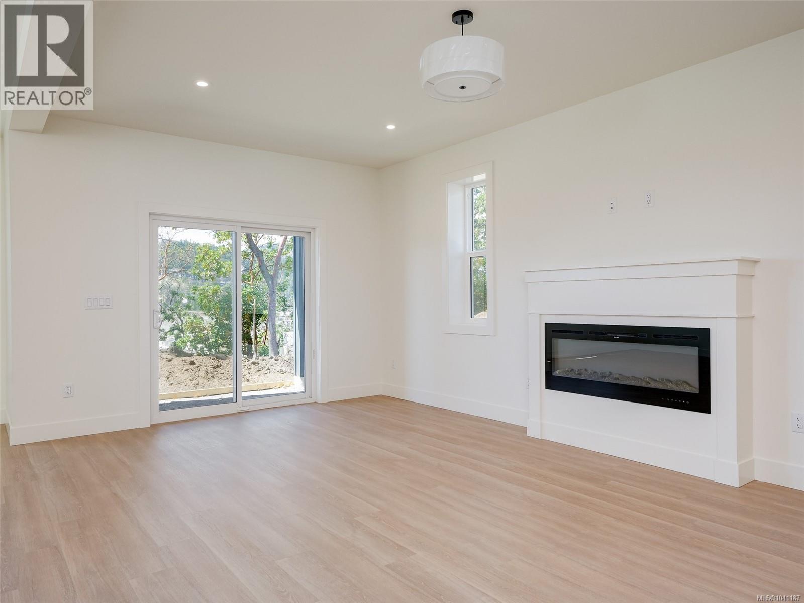 671 Madrona Pl - 5