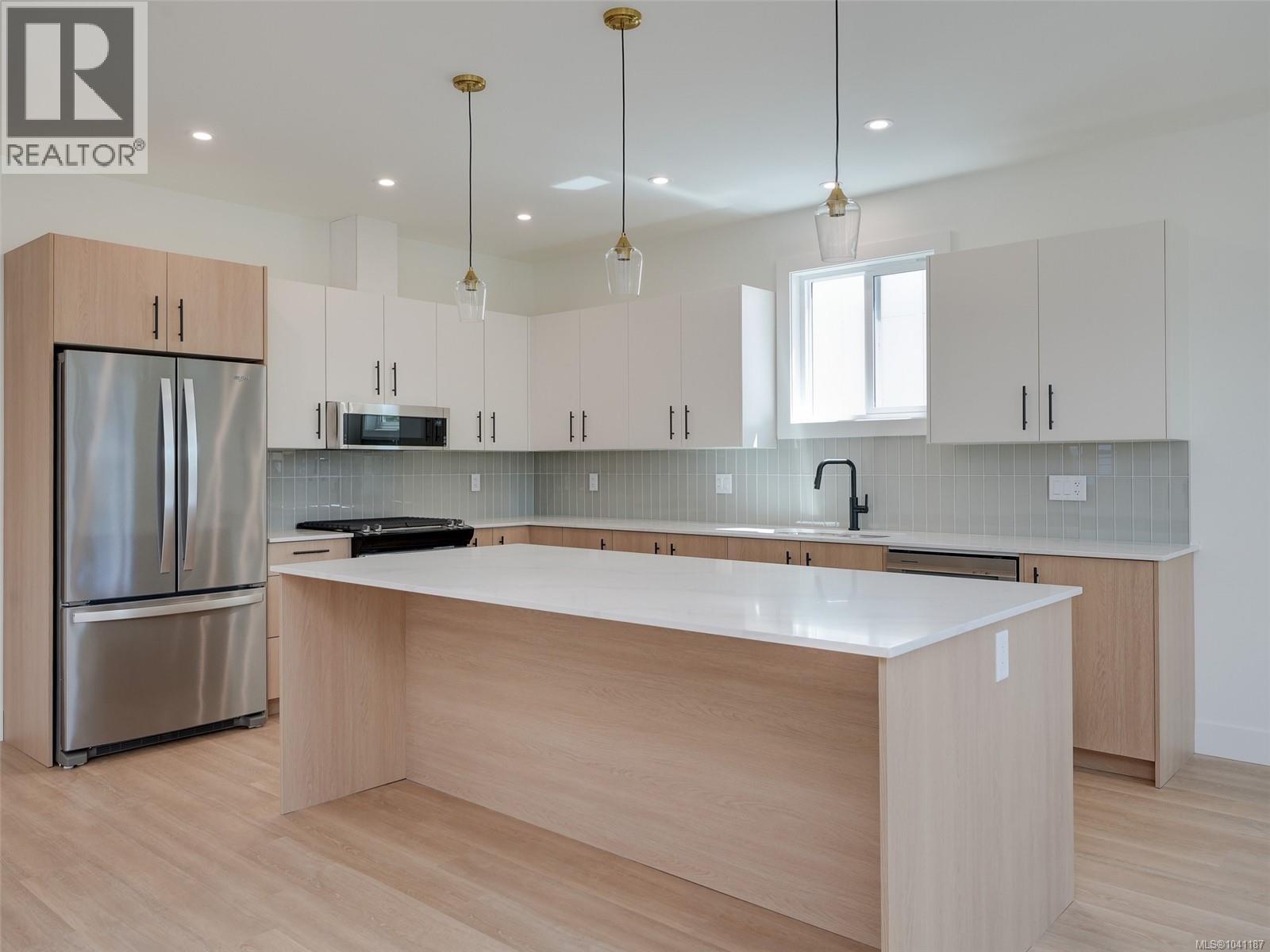 671 Madrona Pl - 2
