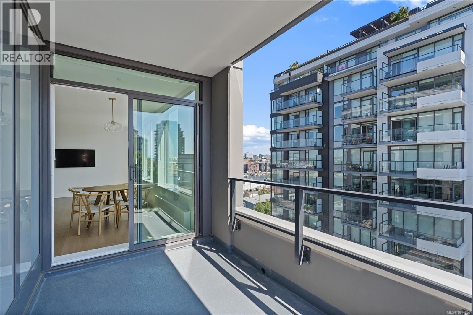 #905 369 Tyee Rd - 18