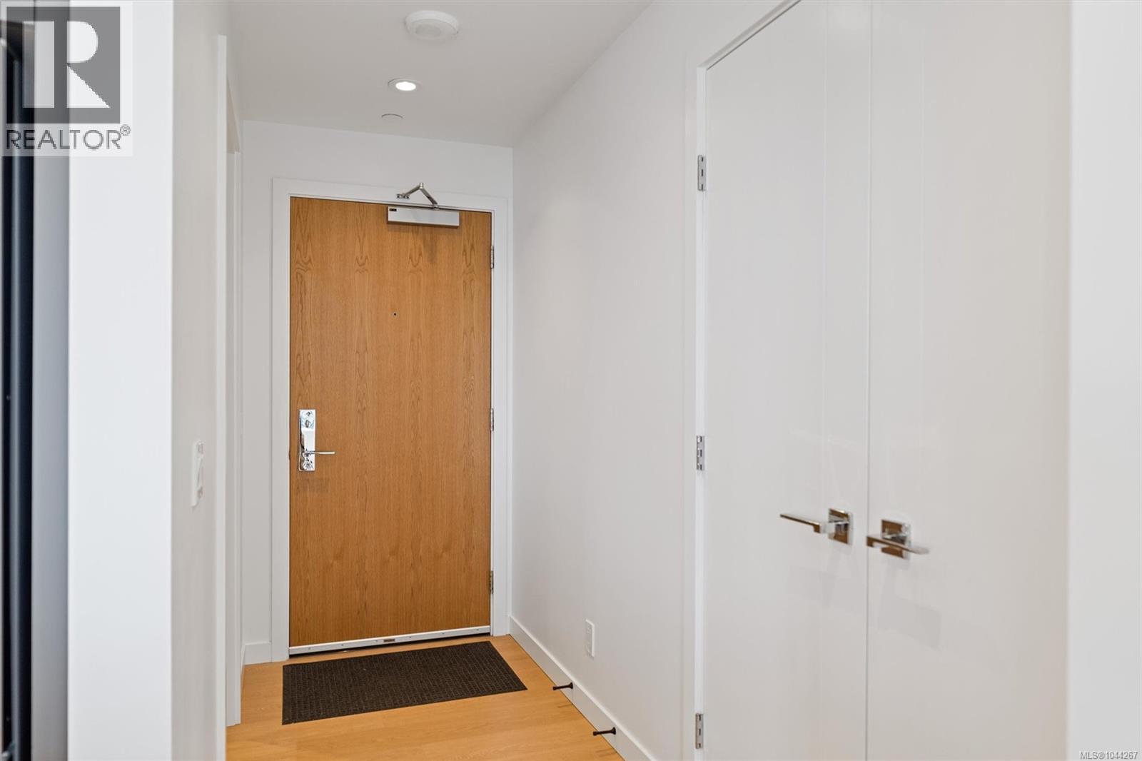 #905 369 Tyee Rd - 28