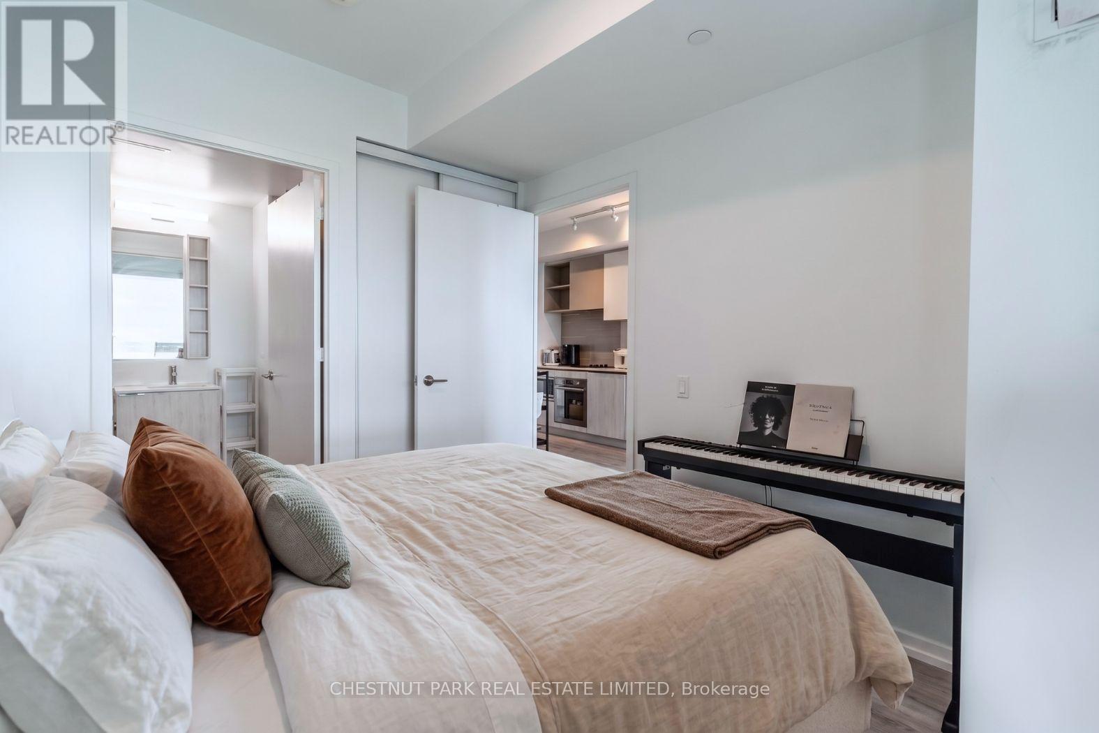 #2206 1000 PORTAGE PARKWAY - 9