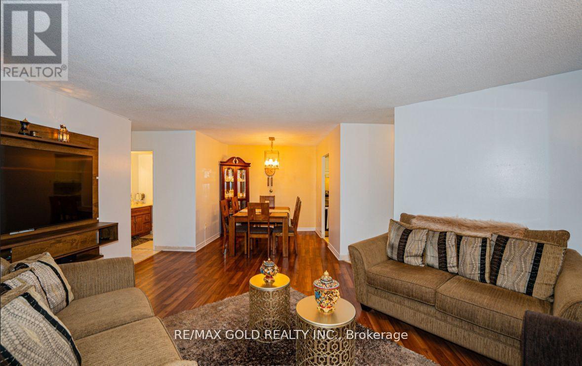 #2107 330 DIXON ROAD - 15