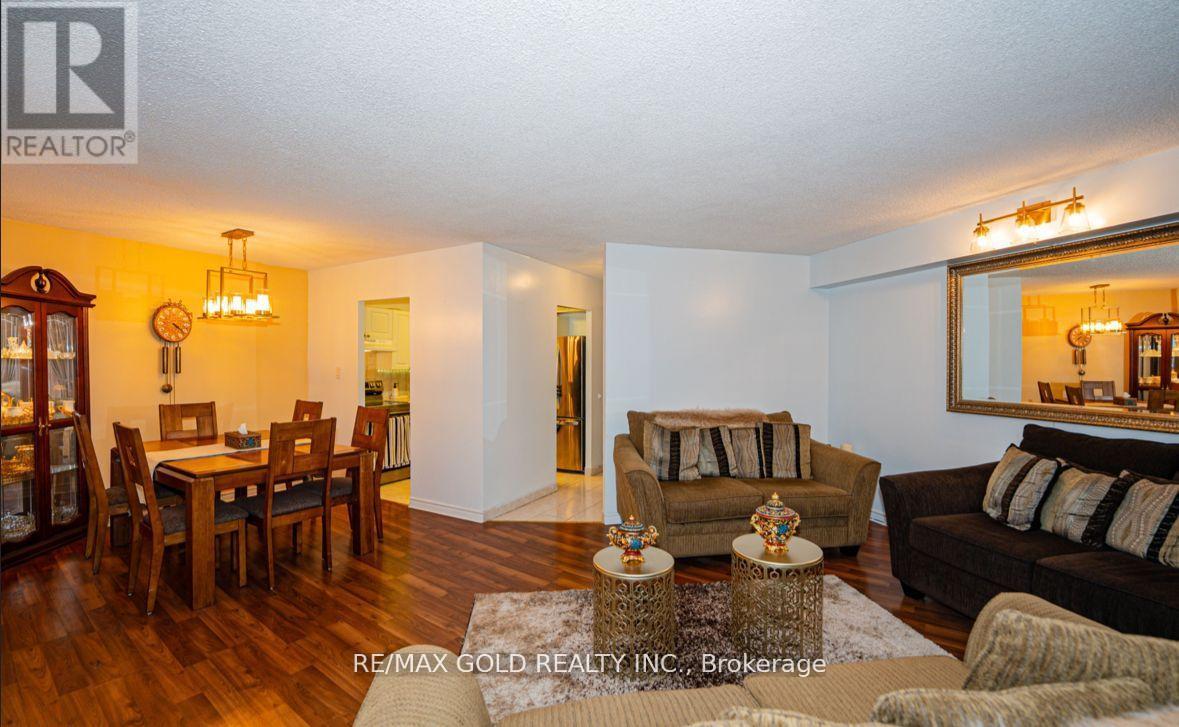 #2107 330 DIXON ROAD - 17