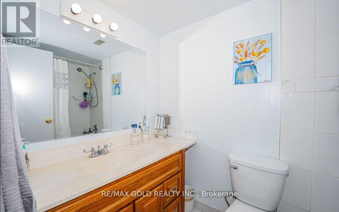 #2107 330 DIXON ROAD - 18