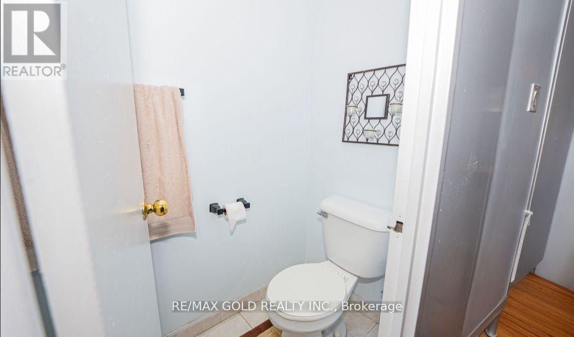 #2107 330 DIXON ROAD - 19