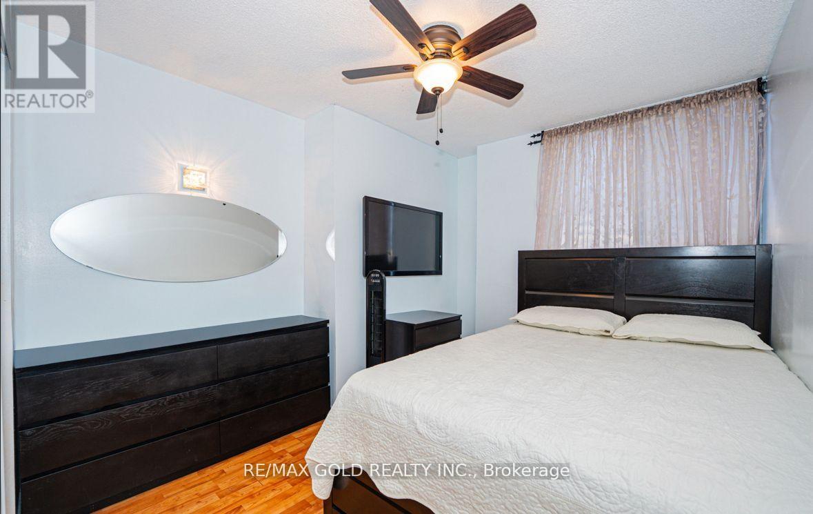 #2107 330 DIXON ROAD - 24