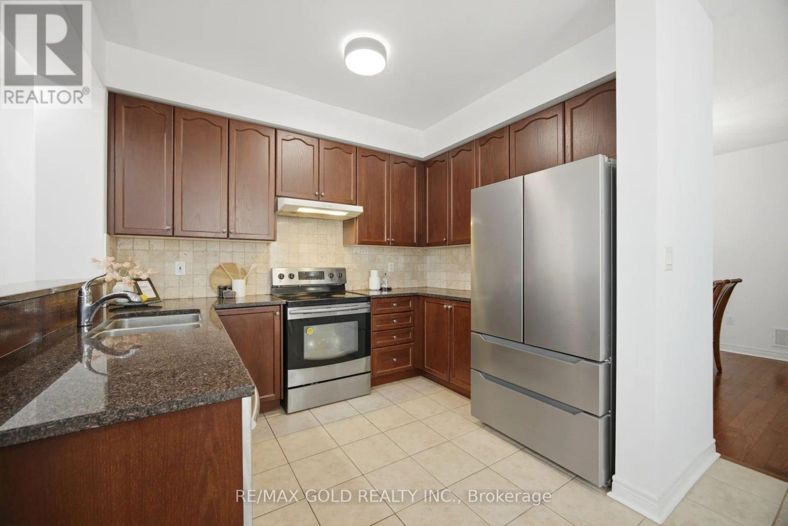 29 ASPENVIEW AVENUE - Image 12