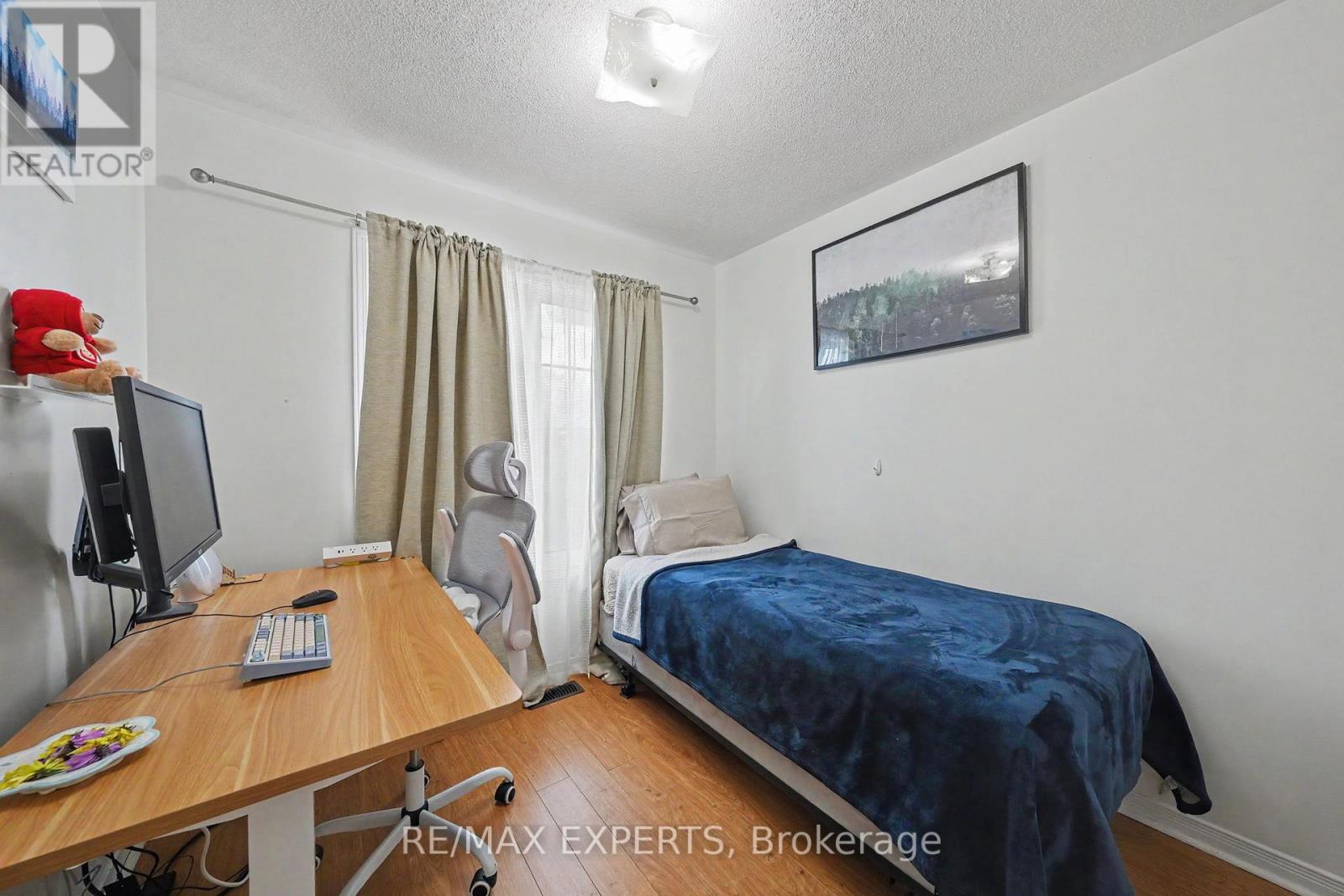 #194 7035 REXWOOD ROAD - 24