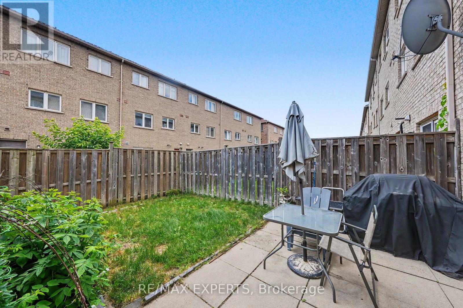 #194 7035 REXWOOD ROAD - 30