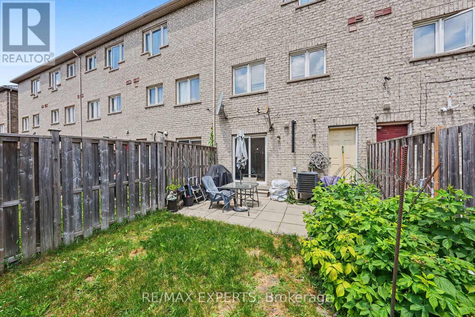 #194 7035 REXWOOD ROAD - 32