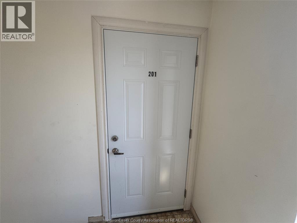 527 MURPHY ROAD Unit# 201, Sarnia — photo 2