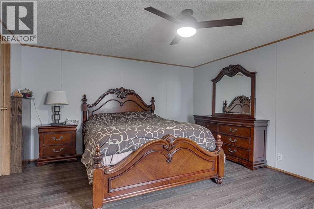 37543 England Way, Rural Red Deer County