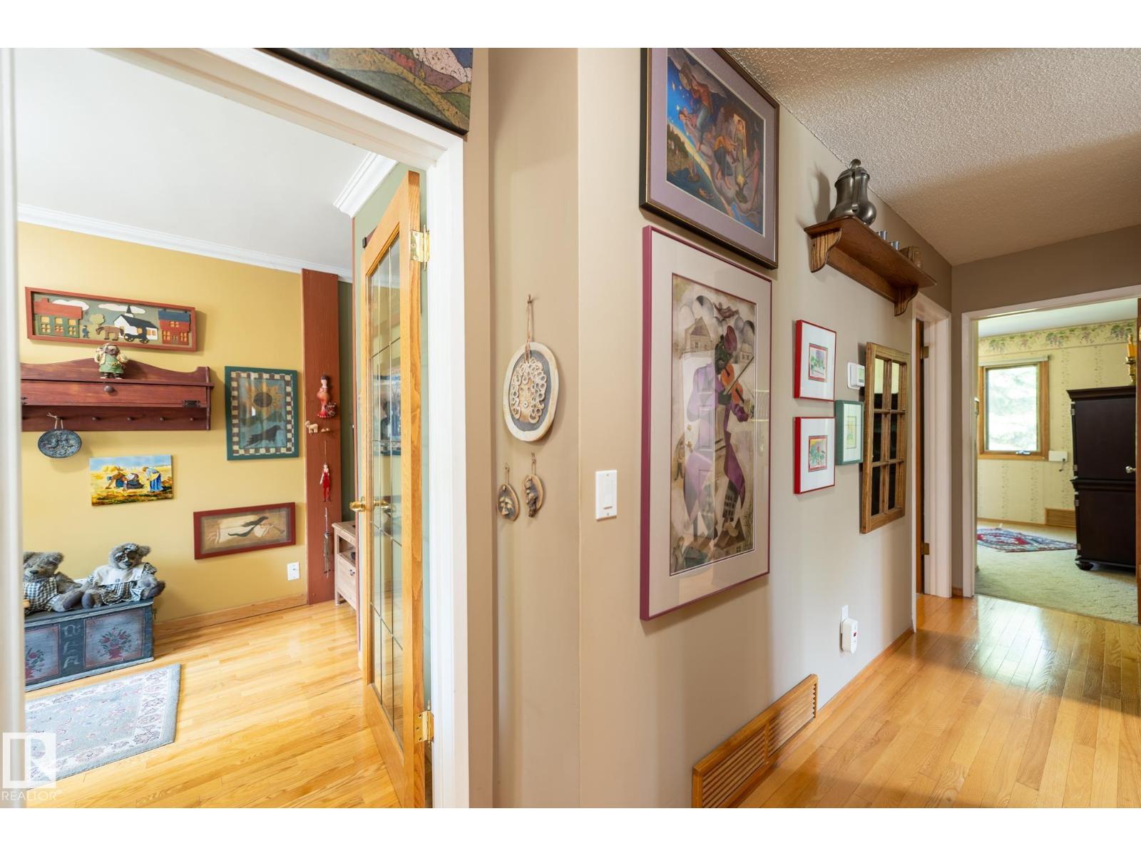 4707 105A AV NW - 16
