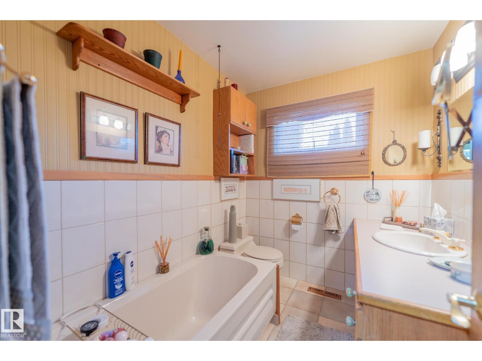 4707 105A AV NW - 17