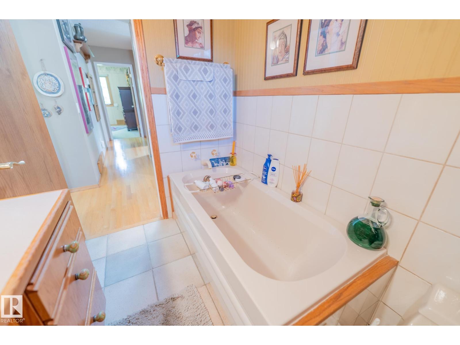4707 105A AV NW - 19