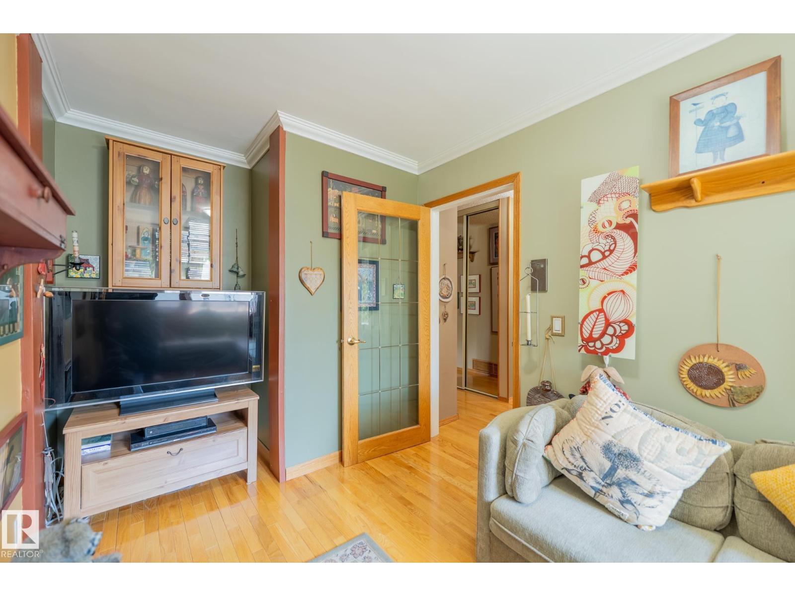 4707 105A AV NW - 21