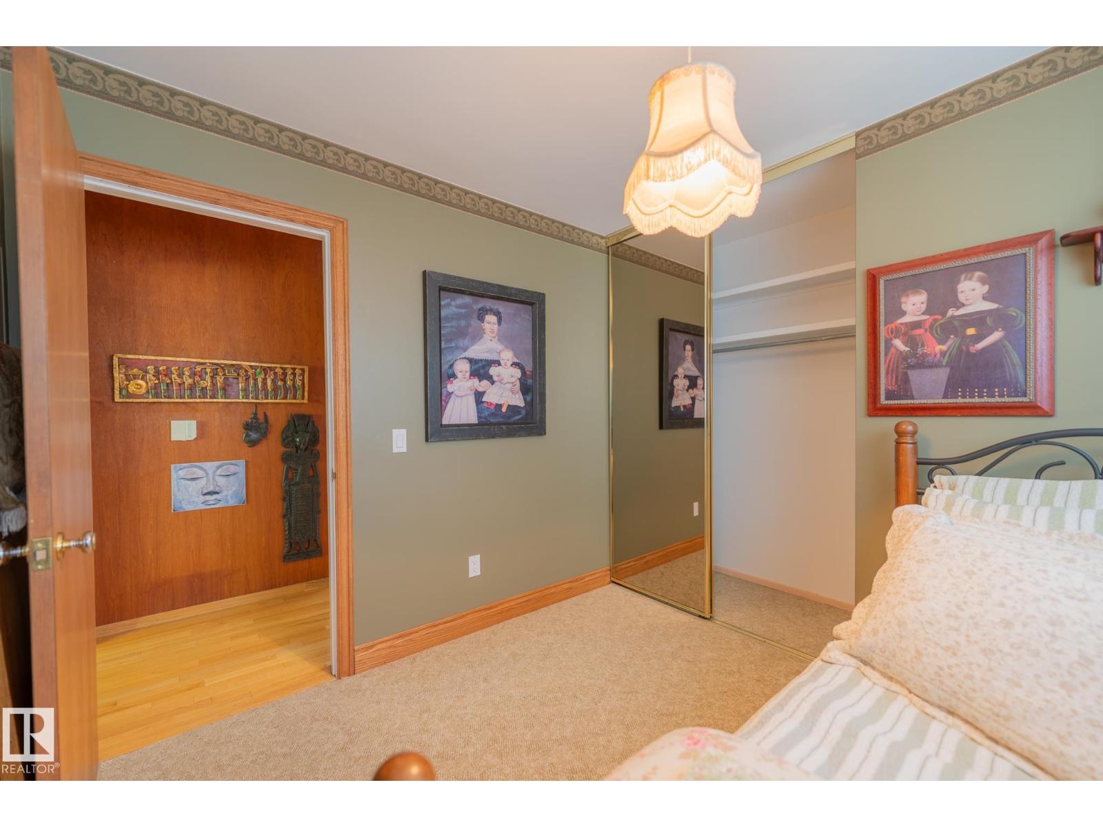 4707 105A AV NW - 23