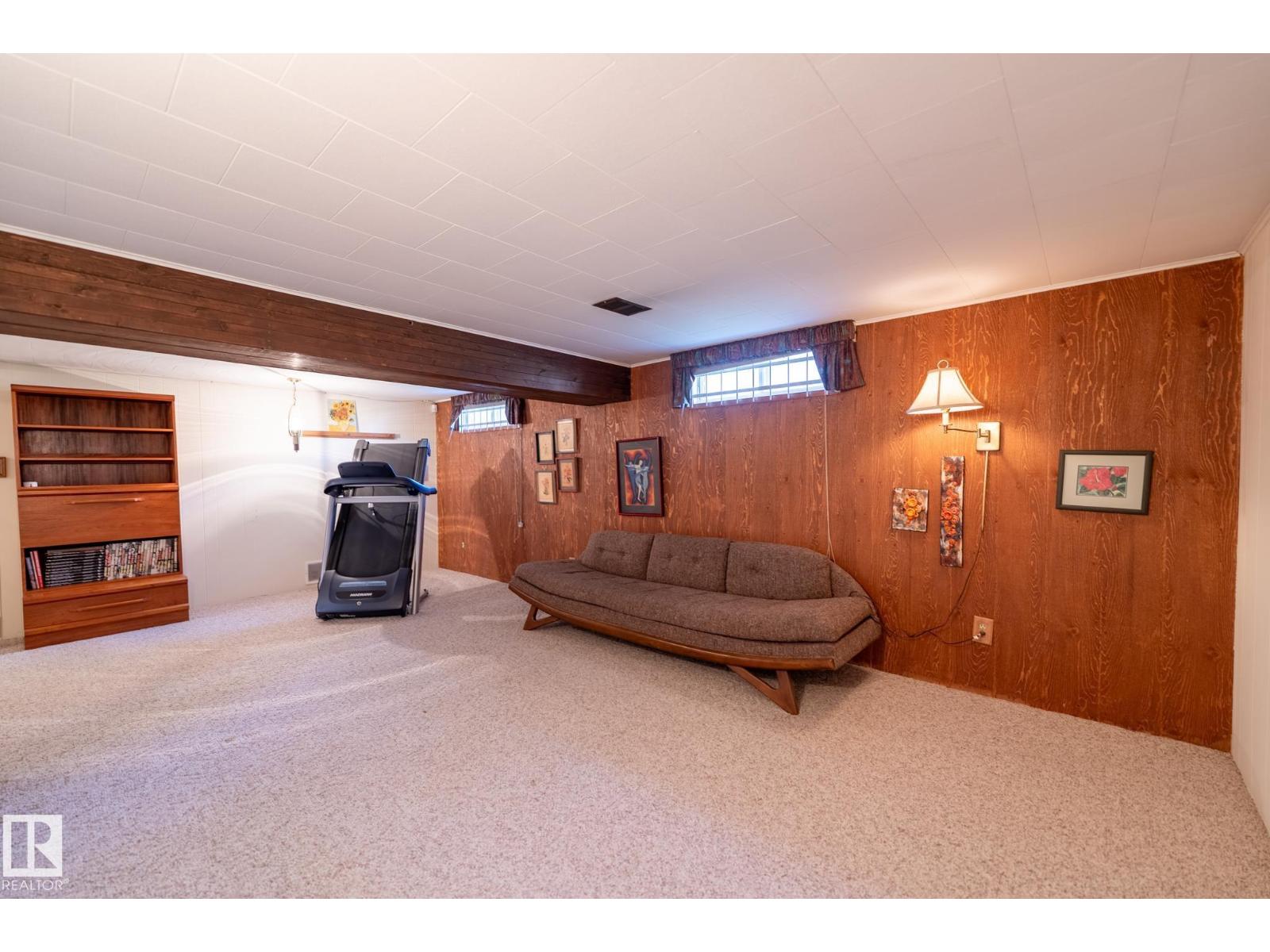 4707 105A AV NW - 33