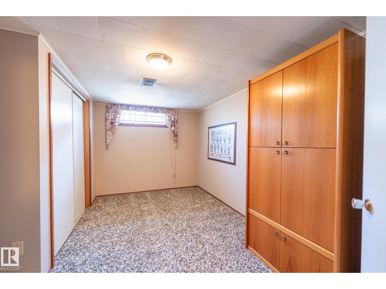 4707 105A AV NW - 35