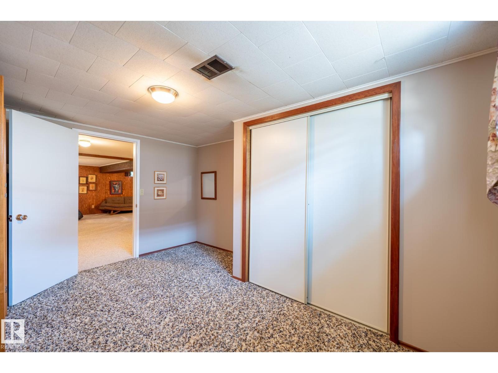 4707 105A AV NW - 36