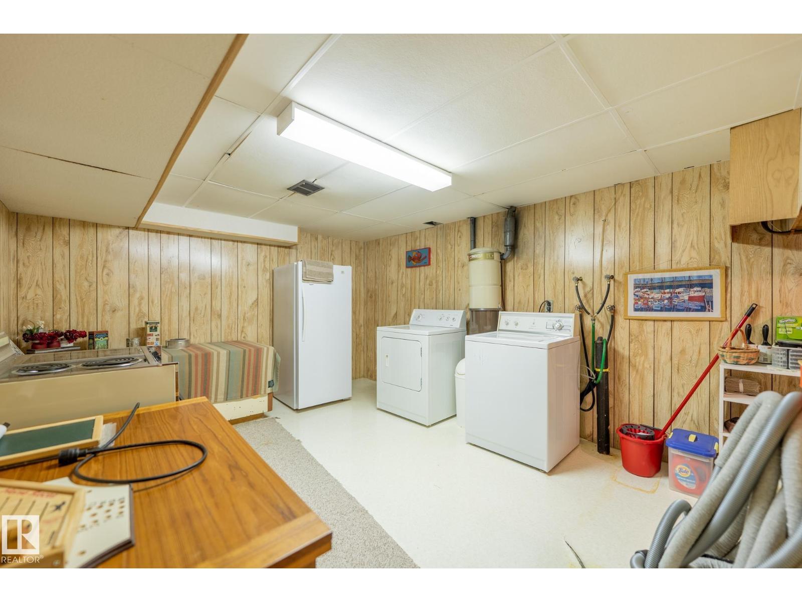 4707 105A AV NW - 39