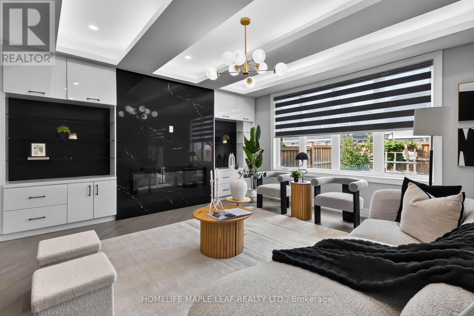 20 WANNAMAKER CRESCENT - 18