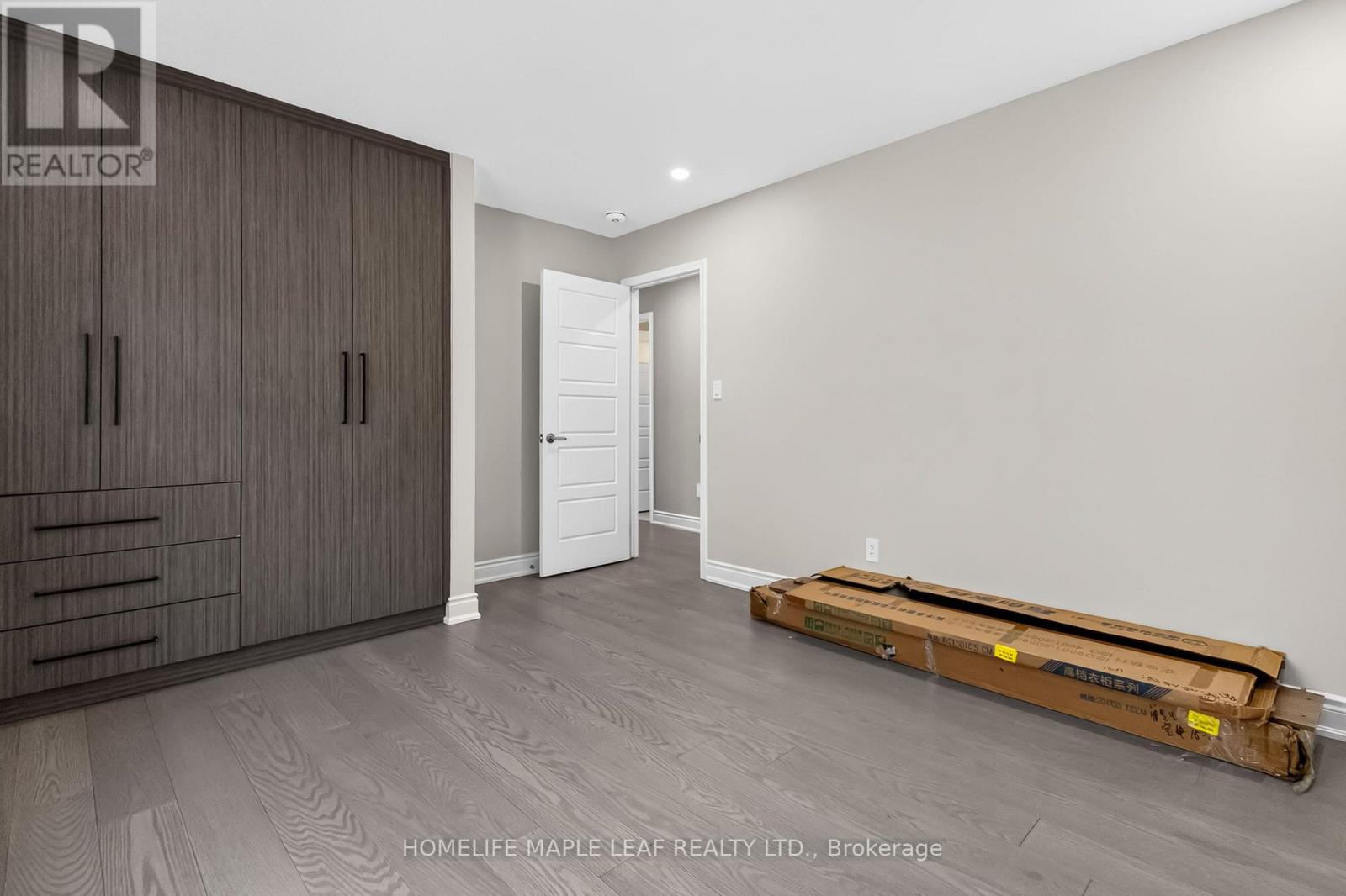20 WANNAMAKER CRESCENT - 37