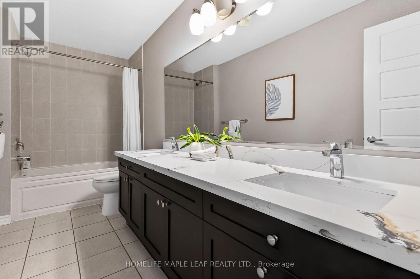 20 WANNAMAKER CRESCENT - 40