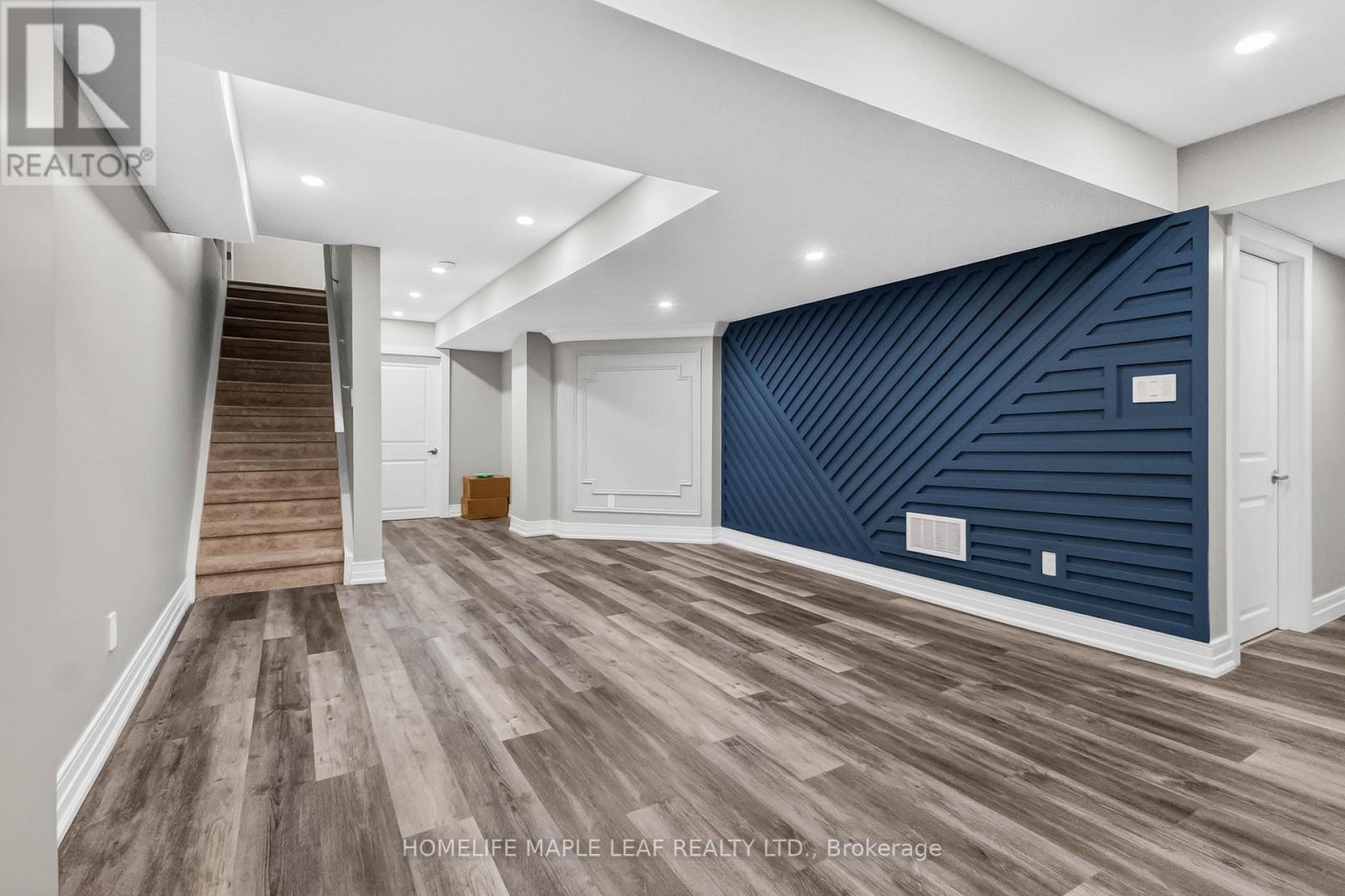 20 WANNAMAKER CRESCENT - 44