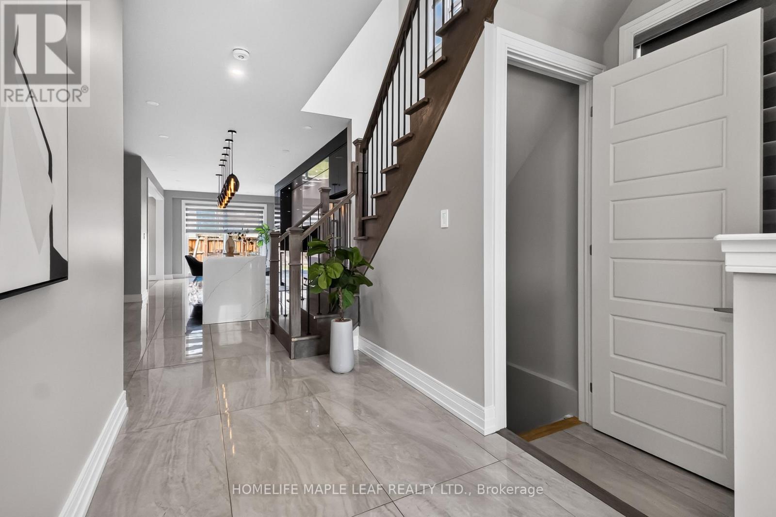 20 WANNAMAKER CRESCENT - 5