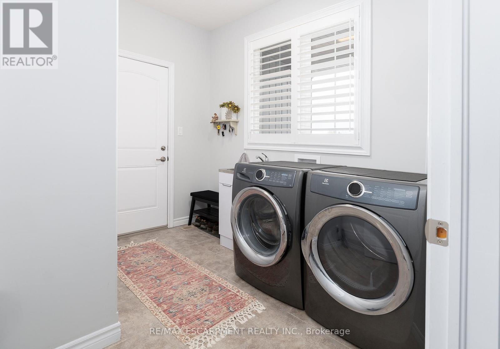 6 MACNEIL COURT - Image 18