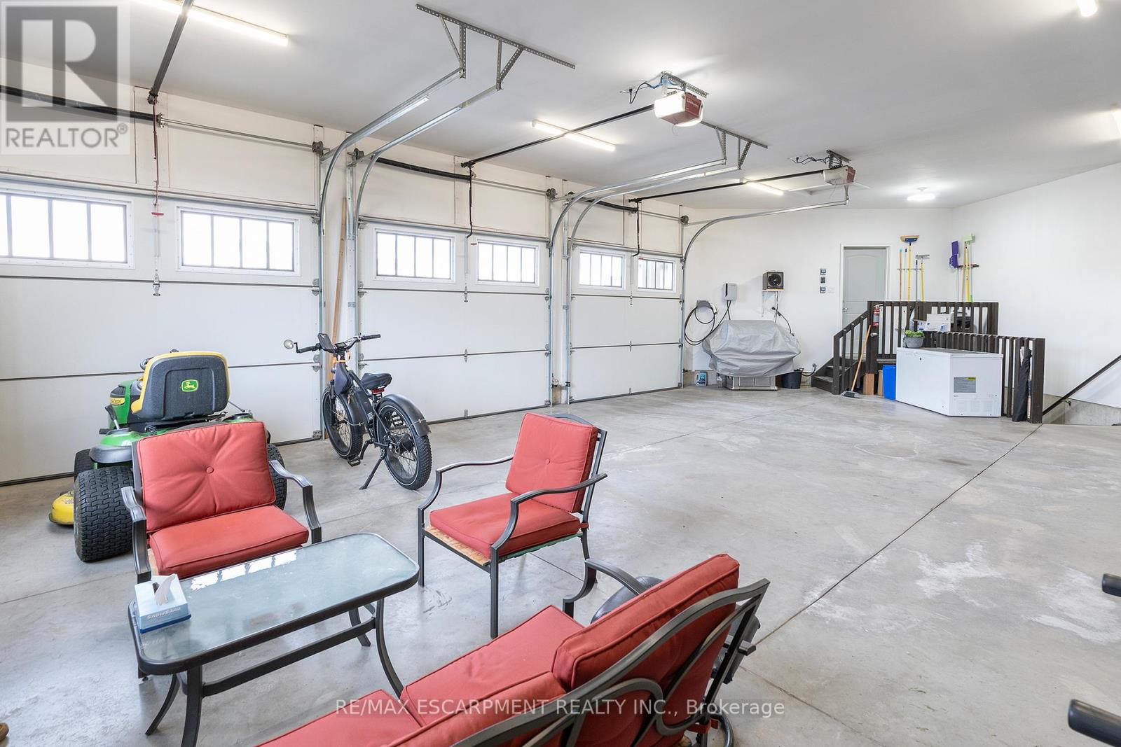 6 MACNEIL COURT - Image 36
