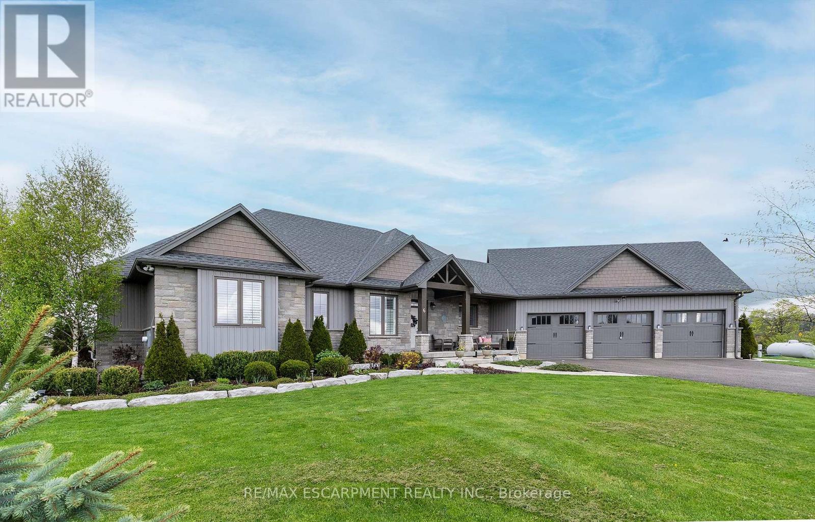 6 MACNEIL COURT - Image 39